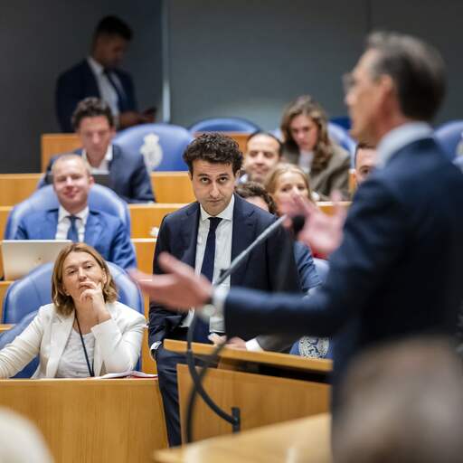 Illustratie bij: Route naar begrotingssteun blijft vaag: 'Even bij ons shoppen? De groeten!'