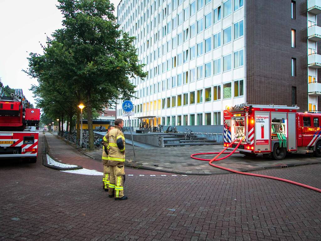 Politie vermoedt brandstichting in Amsterdamse flat, mogelijk lhbtiq+-geweld