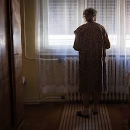 Vrouw (76) geeft 35.000 euro aan contant spaargeld voor kinderen aan nepagent