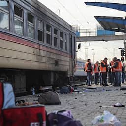 14 doden door drone op treinperron Dnipro, Zelensky wil actie van bondgenoten