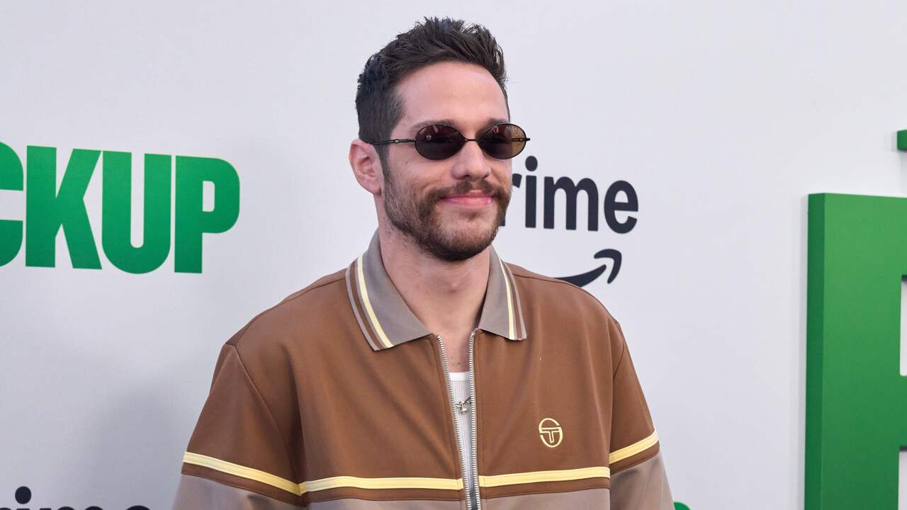 Foto bij Pete Davidson vindt bodyshamen van zijn ex Ariana Grande 'niet oké'