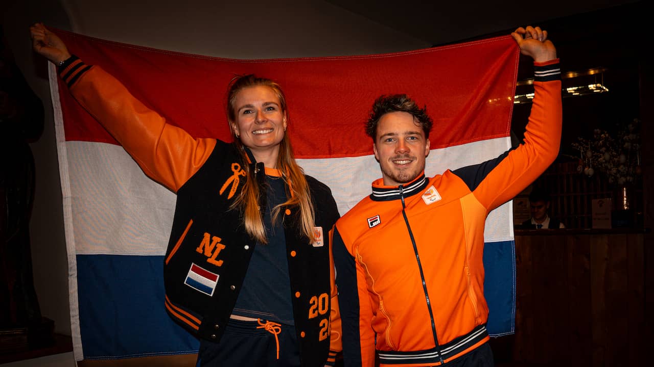 Kampschreur en Bunschoten-Vos vlaggendragers bij sluiting Paralympische Spelen