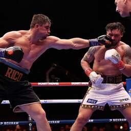 Live boksen | Verhoeven maakt indruk en stevent af op historische zege op Usyk