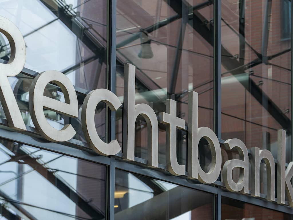 Griffier rechtbank Rotterdam aangehouden om lekken informatie en hacken