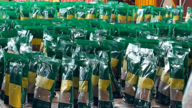 Colombiaanse politie toont recordvangst cocaïne bestemd voor Nederland
