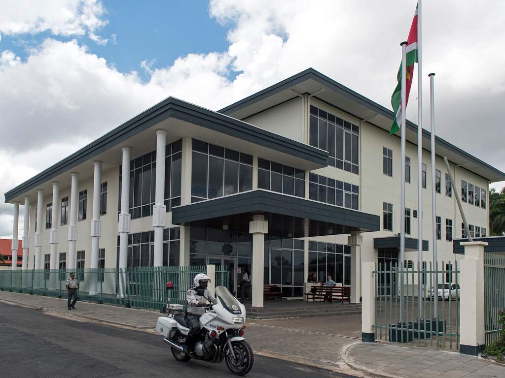 Voortvluchtige Surinaamse ex-minister Hoefdraad veroordeeld tot 12 jaar cel