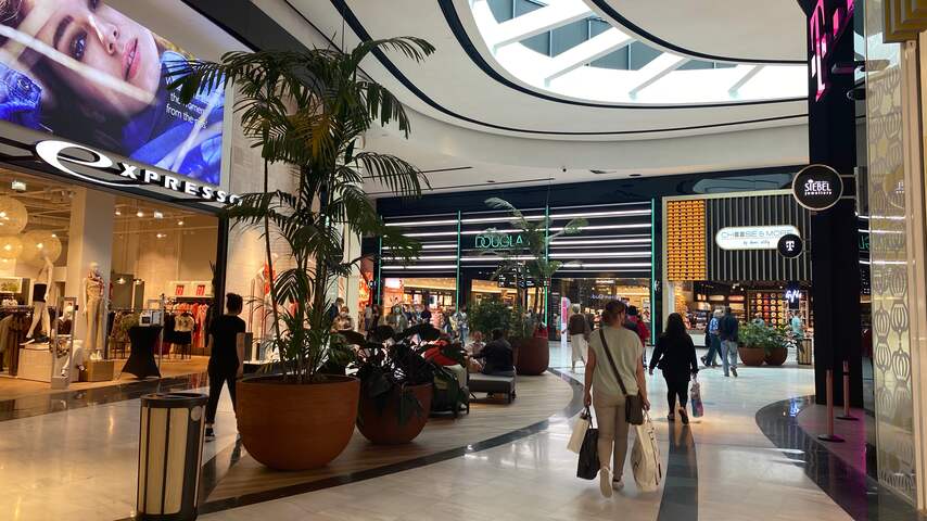 Door muizenplaag geteisterde supermarkt in de Mall mag weer open | Den