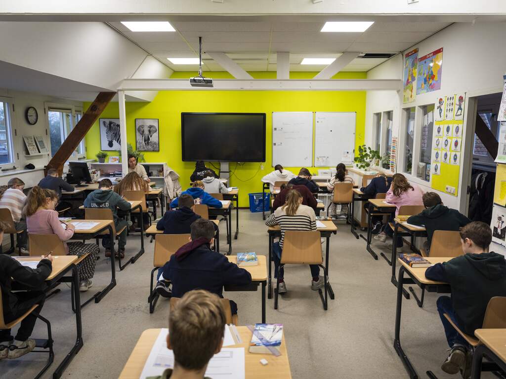 Amsterdamse basisscholen willen af van inhuur externe leerkrachten