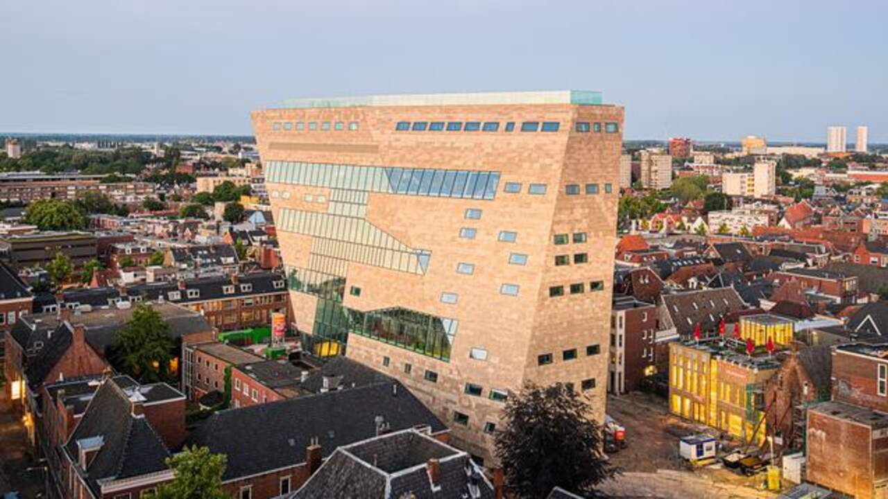 Nieuwe fontein aangelegd op Nieuwe Markt bij Forum Groningen