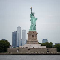 Vrouw en baby komen om bij omslaan boot bij Vrijheidsbeeld New York