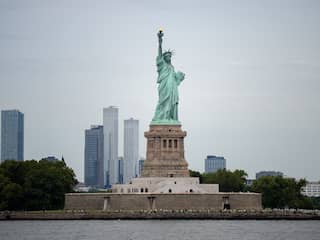 Vrouw en baby komen om bij omslaan boot bij Vrijheidsbeeld New York