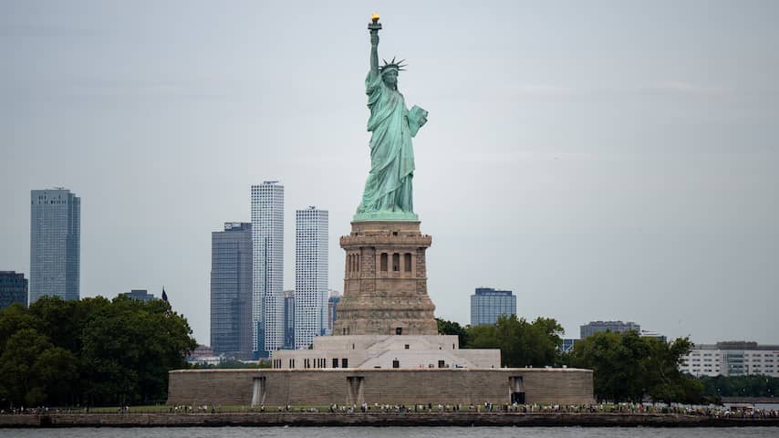 Vrouw en baby komen om bij omslaan boot bij Vrijheidsbeeld New York