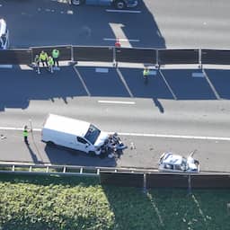 Video | Traumahelikopter landt op A16 na groot ongeluk