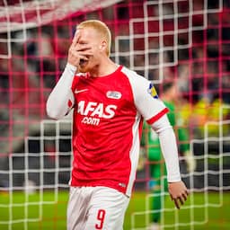 Video | Meerdink scoort winnende penalty met eerste balcontact voor AZ