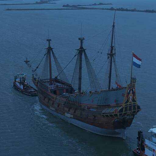 Illustratie bij: Video | Timelapse toont aankomst van replica VOC-schip Batavia in Amsterdam