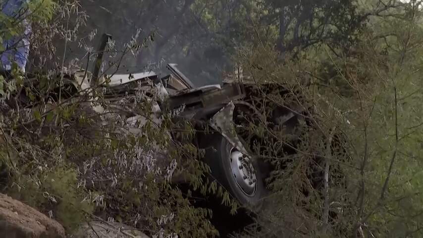 Wrak van bus ligt in Zuid-Afrikaans dal na dodelijk ongeval
