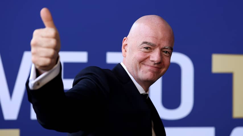Infantino biedt excuses aan voor WK-plan en behoudt steun van FIFA-bestuur