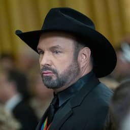 Amerikaanse countryster Garth Brooks door visagist aangeklaagd voor verkrachting