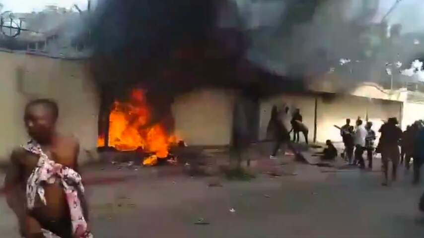 Demonstranten in Congo steken ambassades in brand