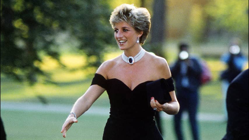 Beroemde 'wraakjurk' van prinses Diana binnenkort opnieuw geveild