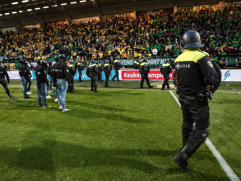 Maandenlange celstraffen voor rellen na wedstrijd ADO Den Haag