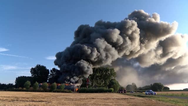 Paardenstal in Zeeuwse plaats Aardenburg gaat in vlammen op