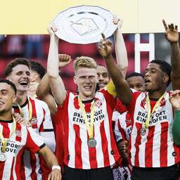 PSV draait achterstand tegen Go Ahead in slotfase om en wint Johan Cruijff Schaal