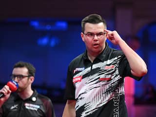 Na Dirk van Duijvenbode haalt ook Gian van Veen halve finales World Matchplay