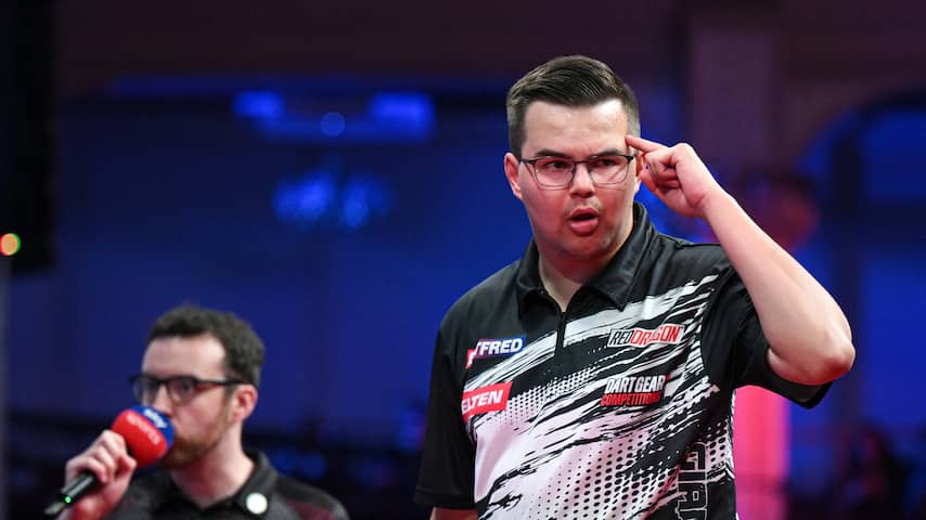Na Dirk van Duijvenbode haalt ook Gian van Veen halve finales World Matchplay