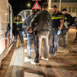 Nog acht personen vast na protesten tegen azc's in Uithoorn en Houten