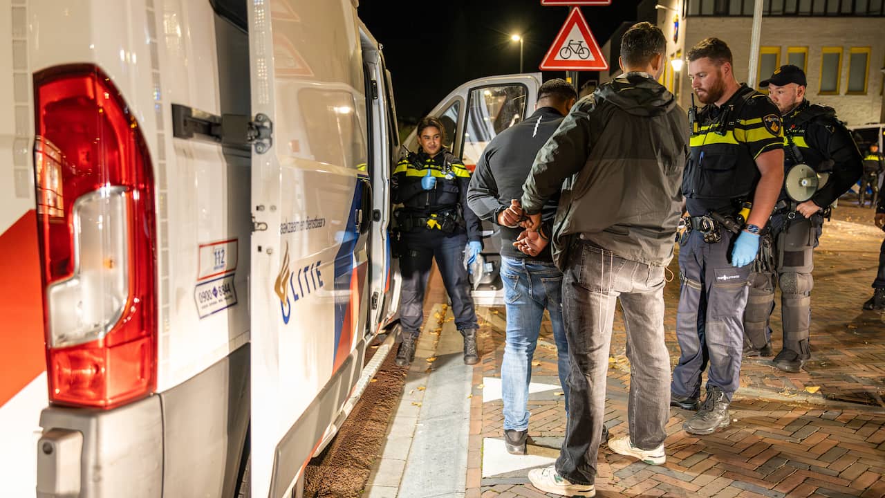Nog vijf personen vast na protesten tegen azc's in Houten en Uithoorn
