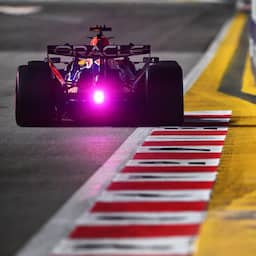 Verstappen verovert in Singapore vijftigste poleposition uit carrière