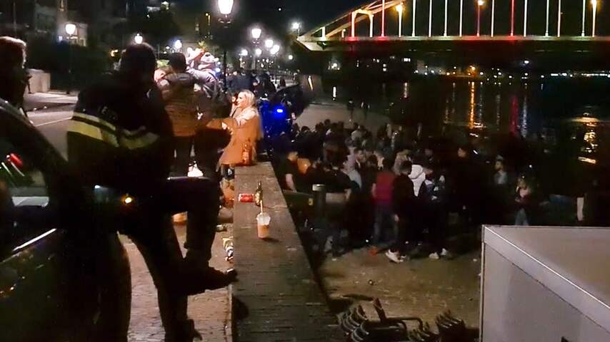 Agenten treffen 250 jongeren aan bij illegaal feest in Deventer