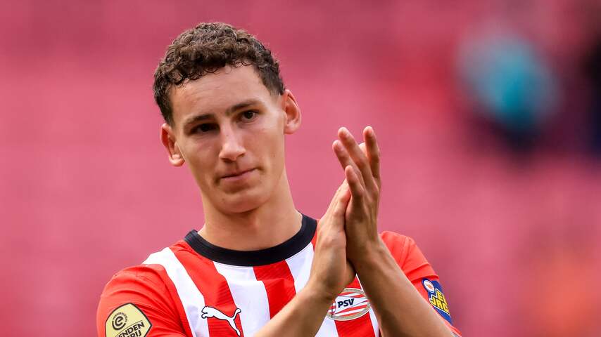 Foto bij NU+ | Flitsende rentree van Van Bommel bij PSV: 'Veel aan mijn vader gehad'
