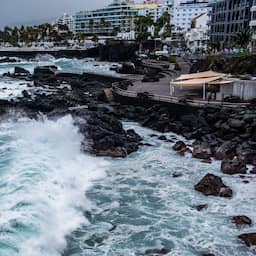 Opnieuw drie doden door hoge golven op Tenerife: mensen in zee gesleurd
