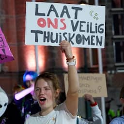 Video | Vrouwen eisen door heel het land fietsend de nacht op
