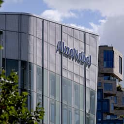 AkzoNobel raises prices and remains on track for merger with American firm Axalta