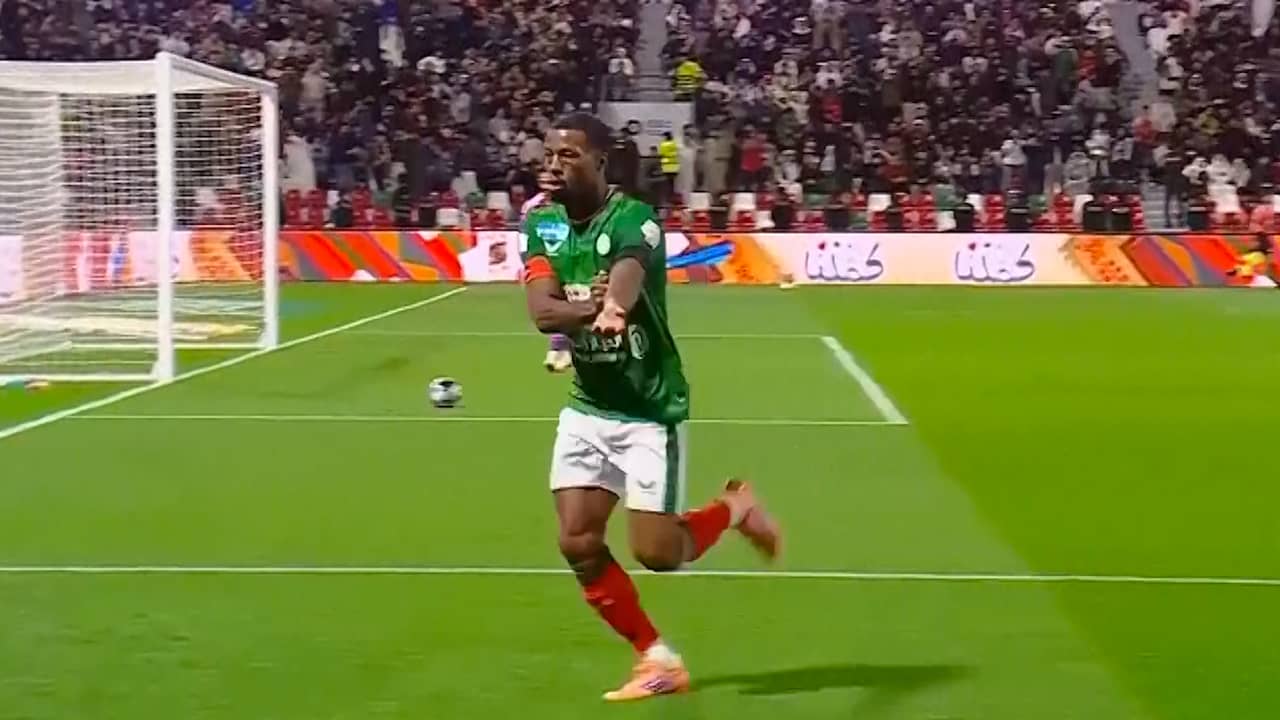 Video | Wijnaldum krult bal prachtig in bovenhoek tegen Al Nassr van Ronaldo