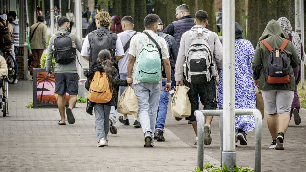 Meer mensen nemen statushouder in huis: 'Zij leren van ons en wij van hen'