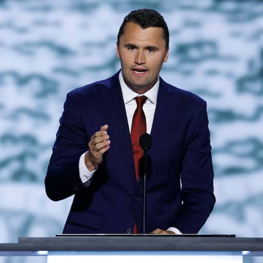 Illustratie bij: Universiteit was nalatig rond veiligheidsmaatregelen bij toespraak Charlie Kirk