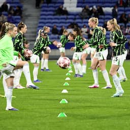 Live CL Vrouwen | Wolfsburg met drie Oranjespelers in Lyon, bekijk tussenstand