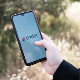 Militairen op Tinder kunnen nationale veiligheid in gevaar brengen