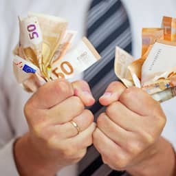 We sparen veel en laten geld pas weer rollen als het beter gaat in de wereld