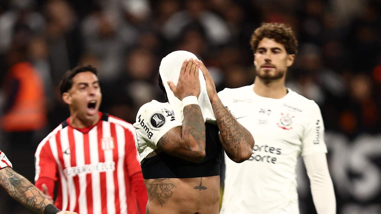 Foto bij Memphis zit erdoorheen na cruciale misser: 'Grootste teleurstelling uit carrière'