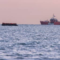 Ongeveer 160 migranten gered na brand op boot voor Franse kust