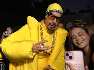 Ali G pakt rapper Drake aan op première in LA: 'Hij kopieert mijn stijl'