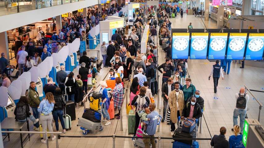 Waarom de datum van je laatste vaccin je vakantie in gevaar brengt