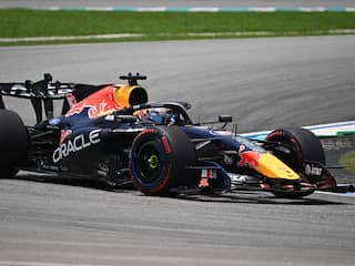 Live F1 | Verstappen kan terugkijken op bemoedigende eerste dag in Sepang