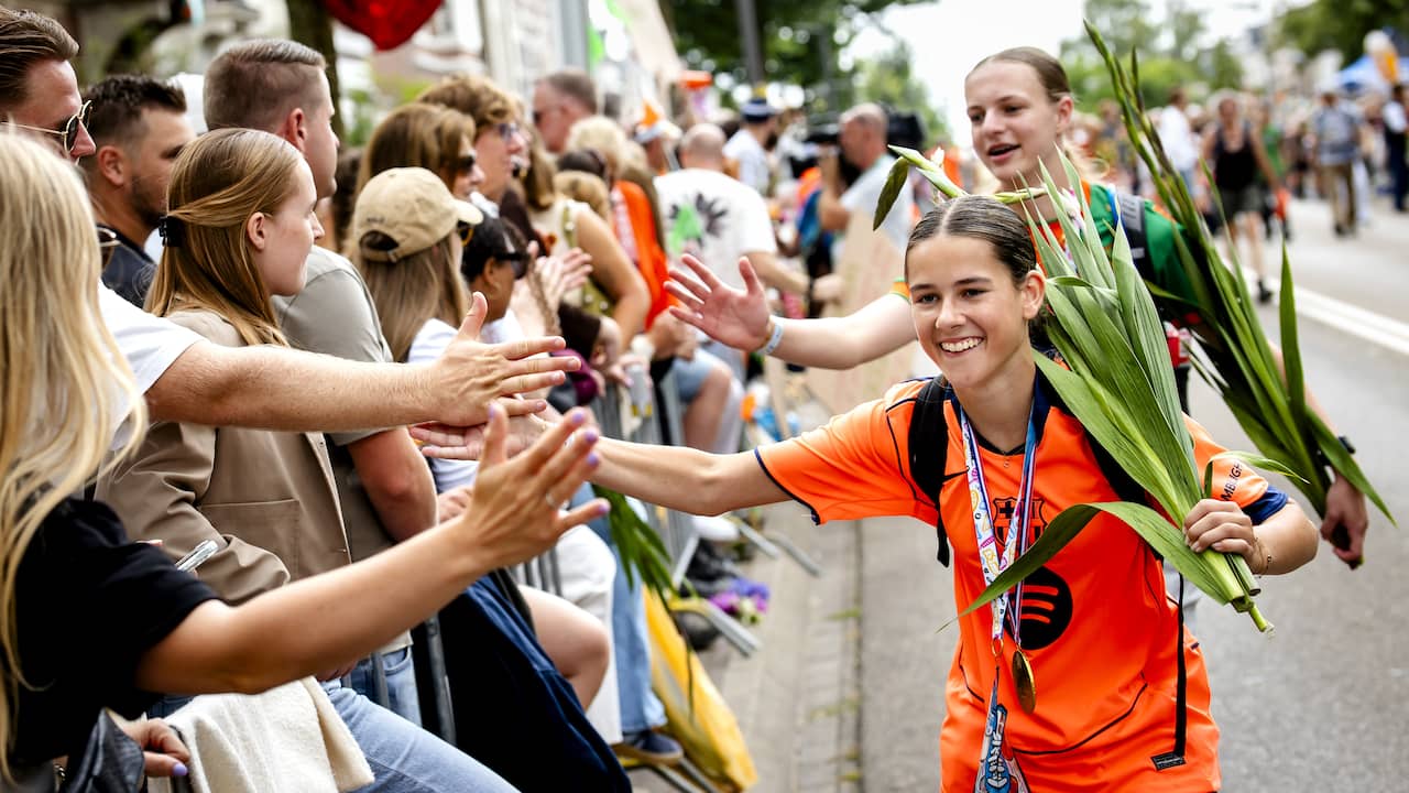 Tienduizenden wandelaars voltooien in Nijmegen de Vierdaagse