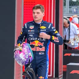 Verstappen blijft ondanks tijdstraf vijfde in Miami, Leclerc verliest wel plekken